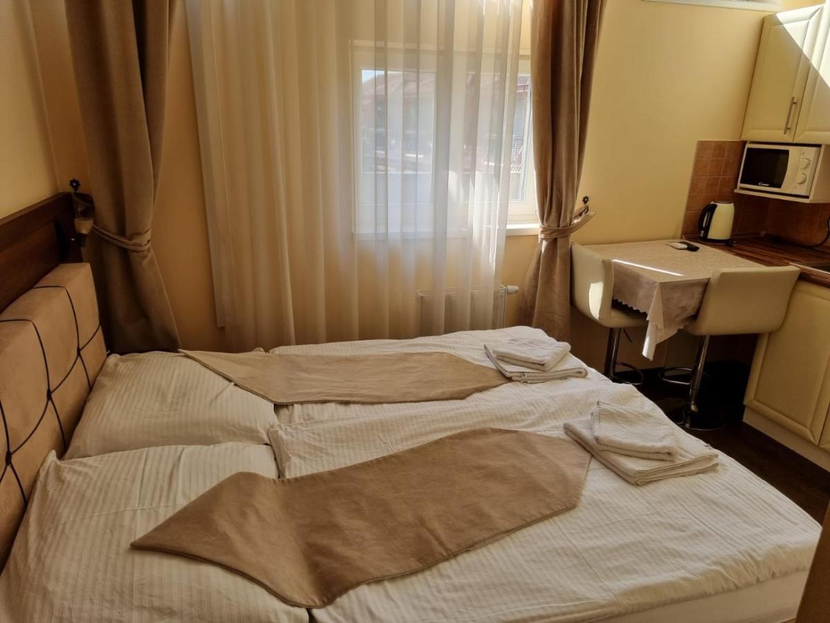 Elite Pension Štúrovo Bagian luar foto