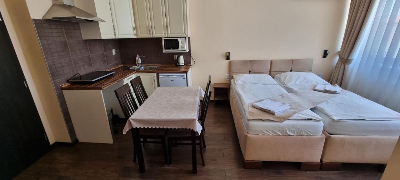 Elite Pension Štúrovo Bagian luar foto