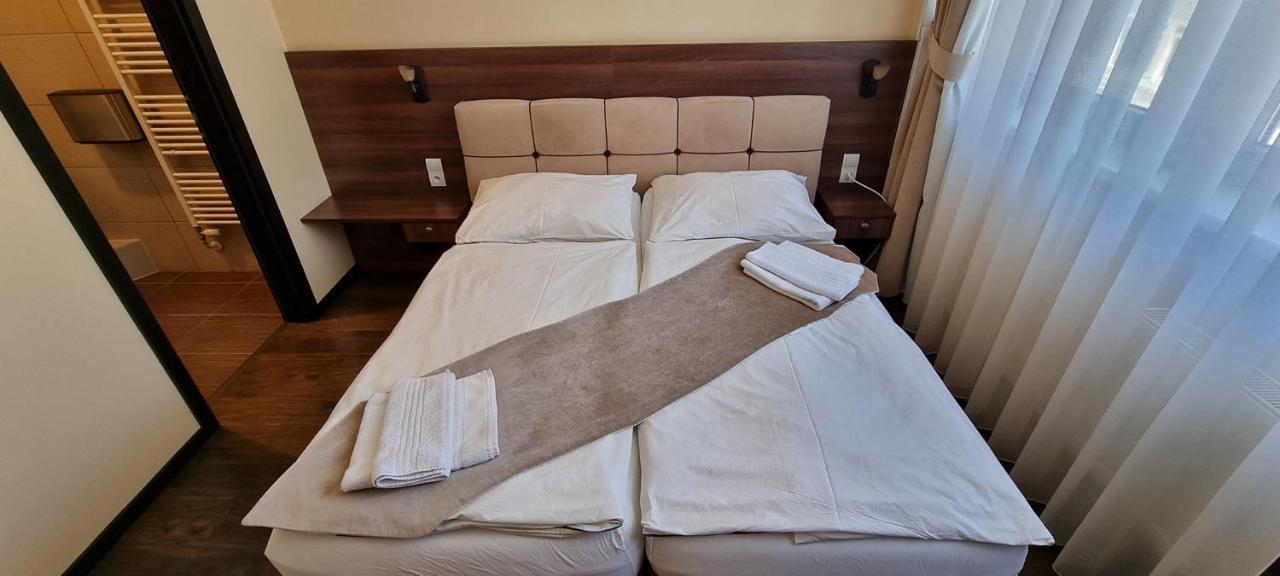 Elite Pension Štúrovo Bagian luar foto