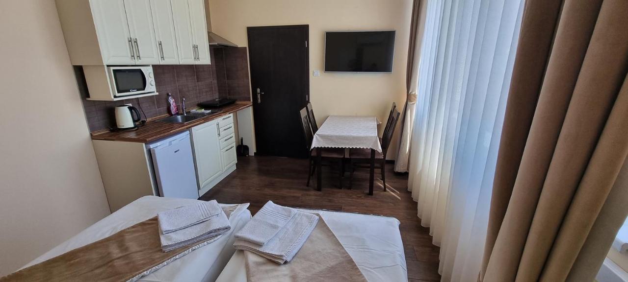 Elite Pension Štúrovo Bagian luar foto