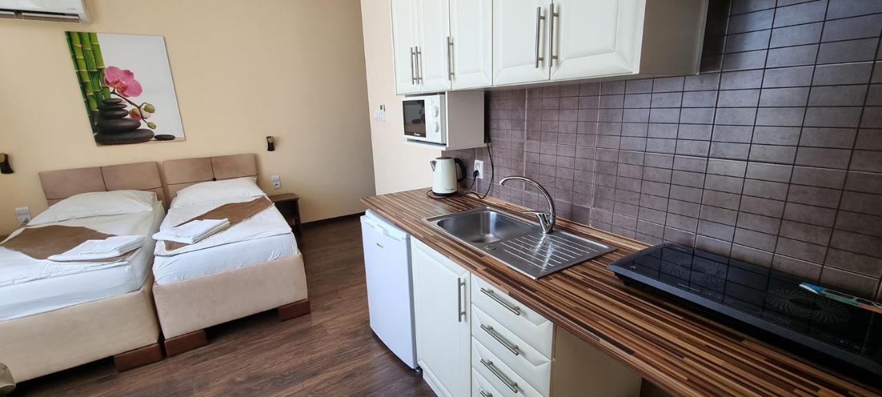 Elite Pension Štúrovo Bagian luar foto