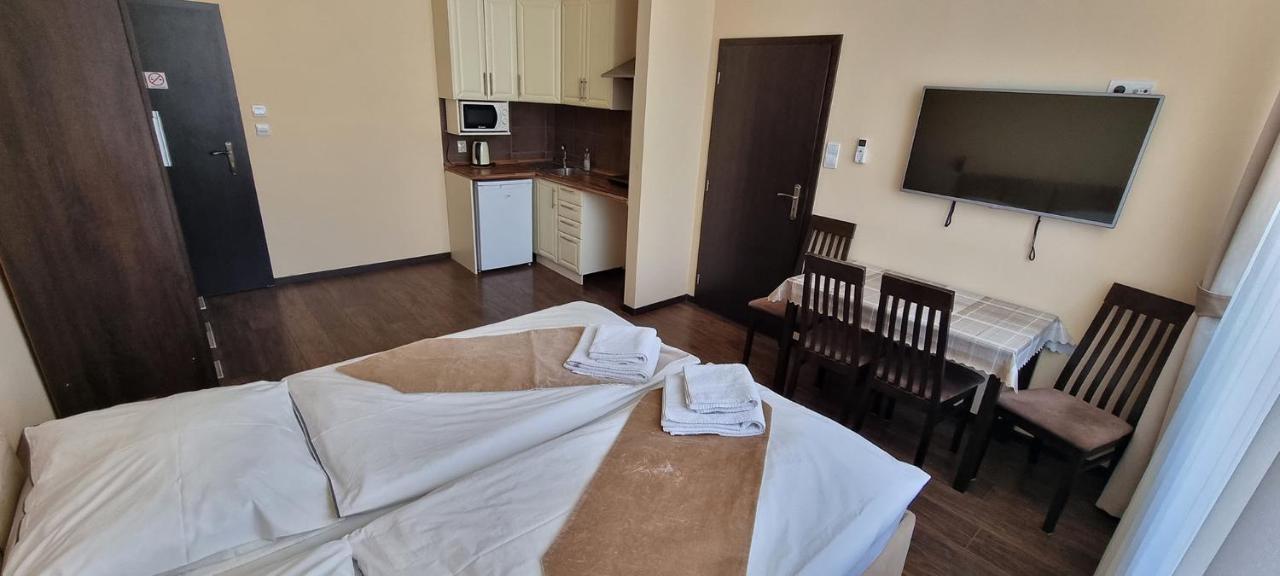Elite Pension Štúrovo Bagian luar foto