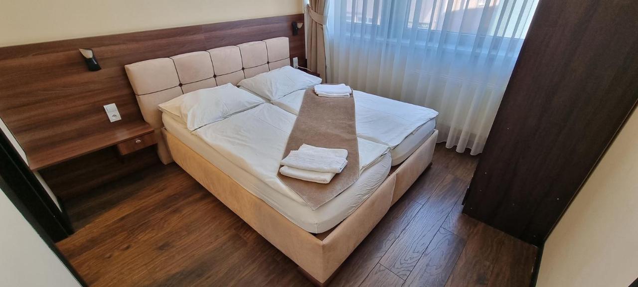 Elite Pension Štúrovo Bagian luar foto