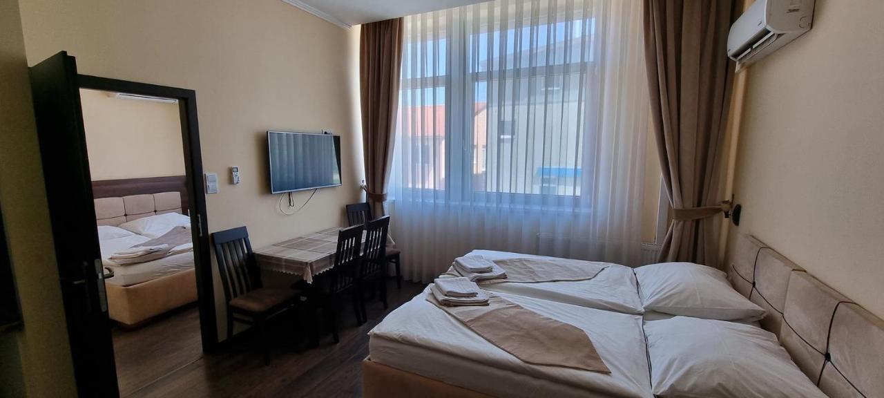 Elite Pension Štúrovo Bagian luar foto