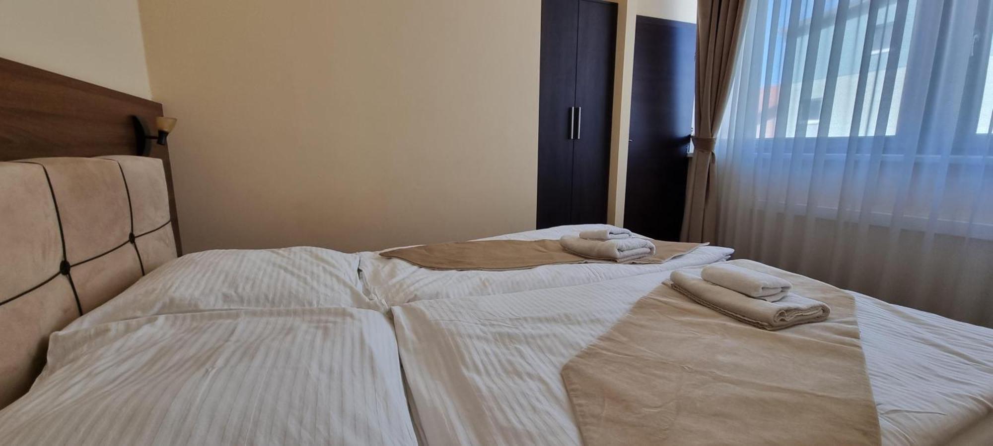 Elite Pension Štúrovo Bagian luar foto