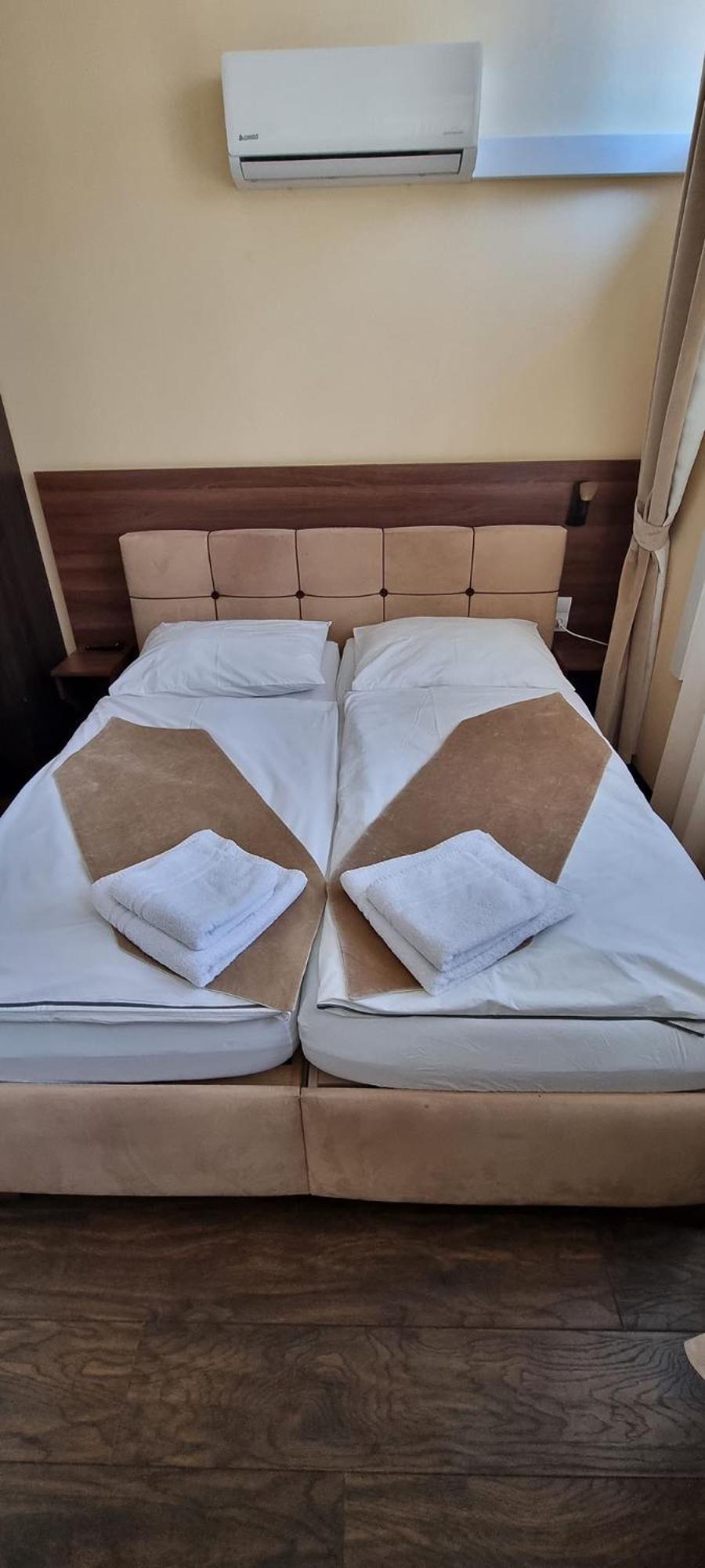 Elite Pension Štúrovo Bagian luar foto